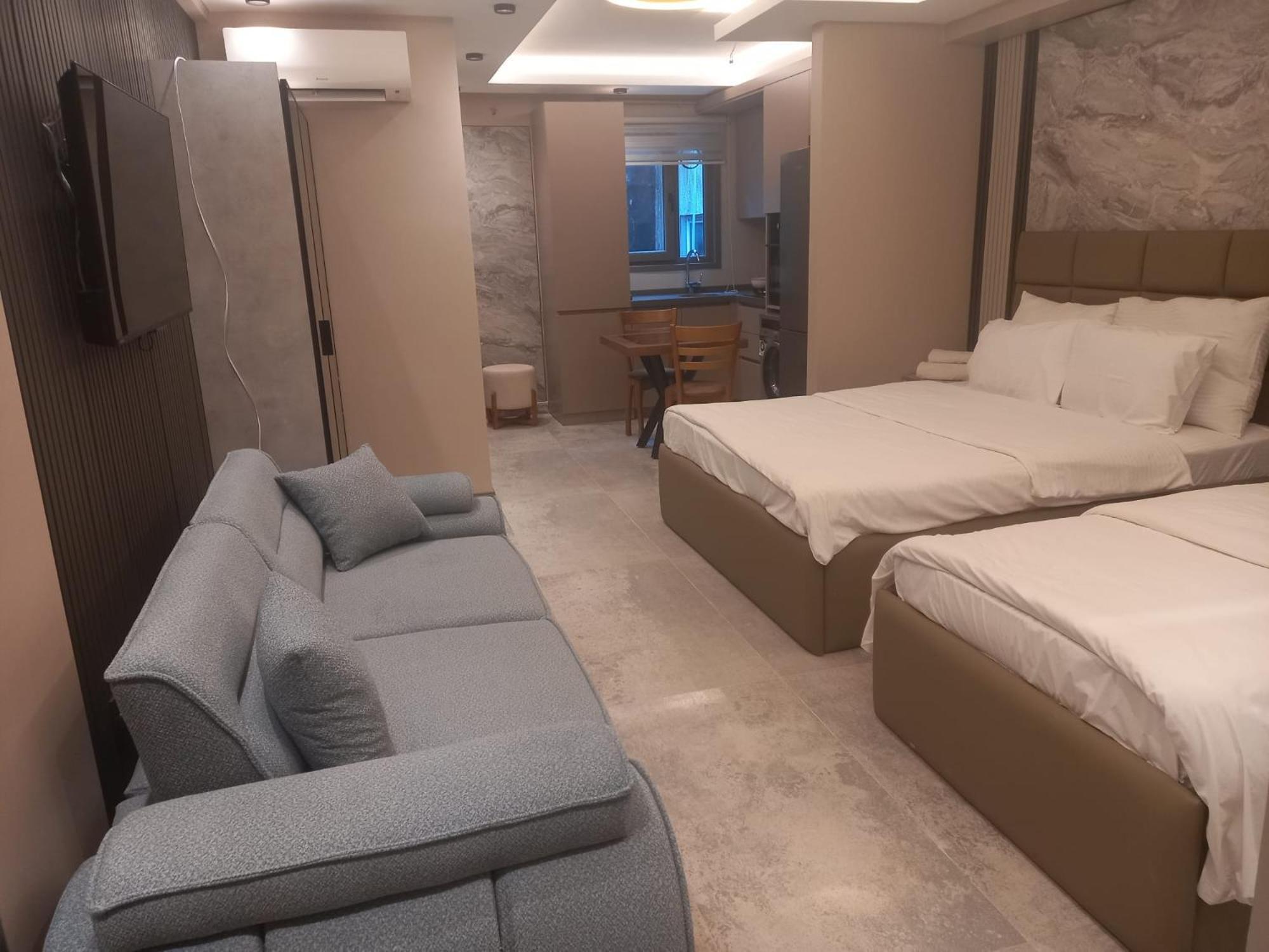 Aymira Aparthotel